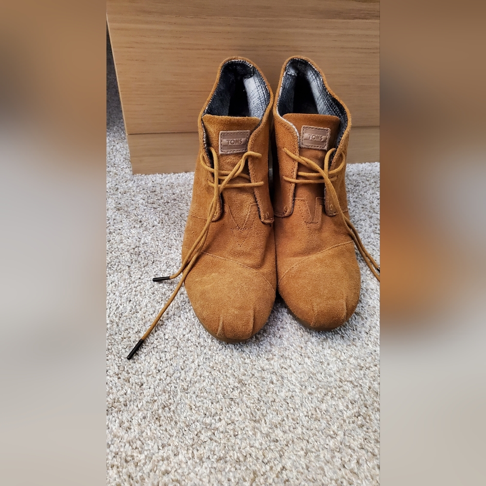 Toms Desert Suede Wedge LaceUp Ankle Booties| Cognac/Chestnut Suede | Size 11